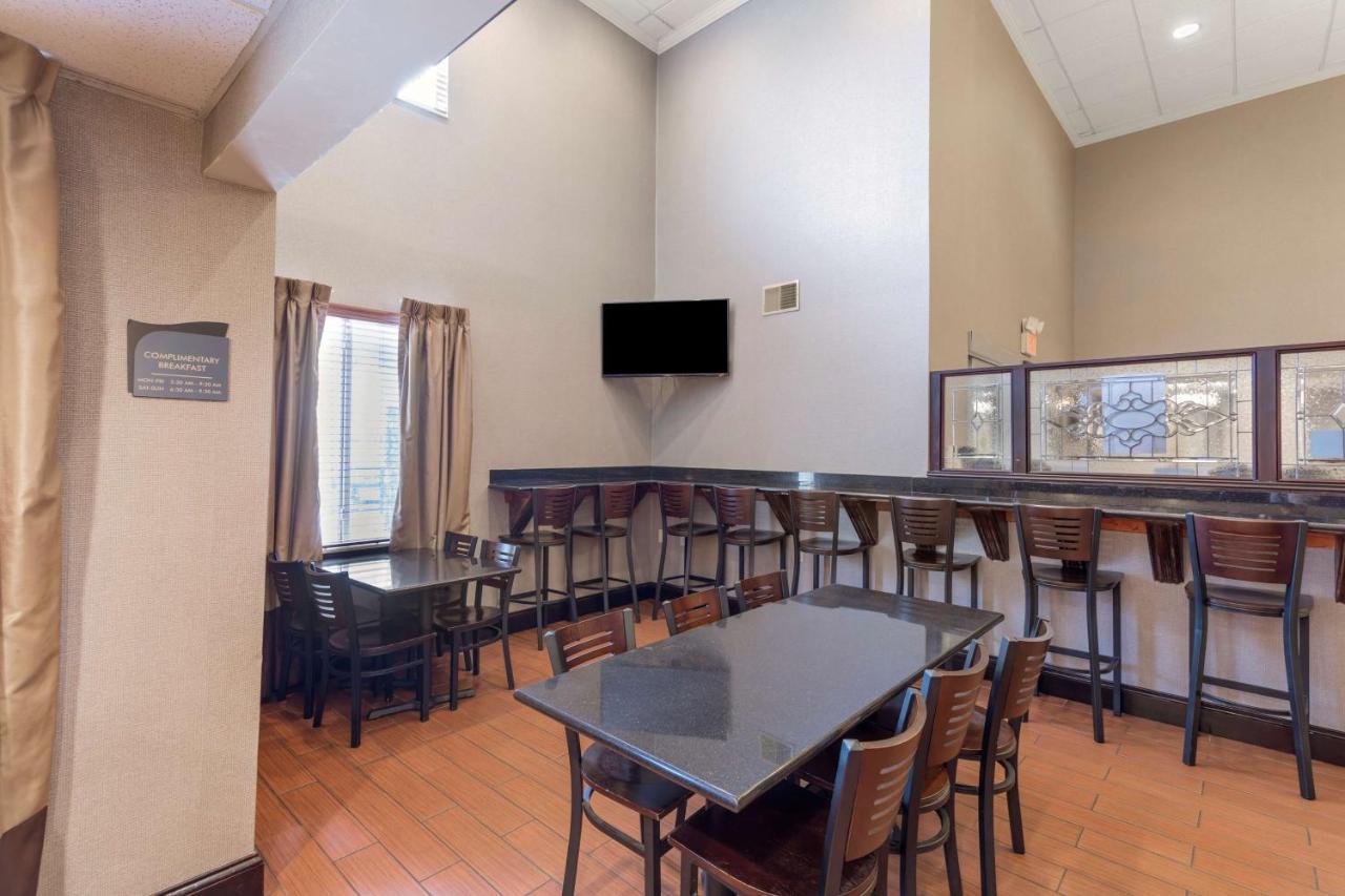 Best Western Plus Russellville Hotel & Suites Esterno foto